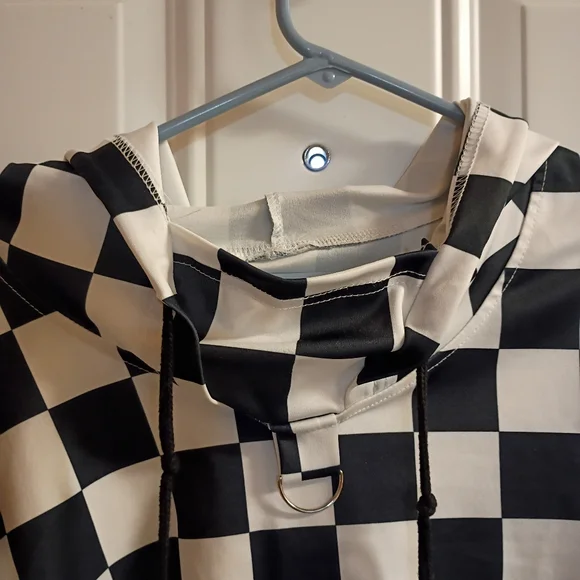 2/$10 Checkered Black and White Cropped Hoodie Size Medium - Picture 4 of 9